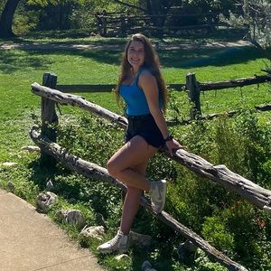 Meet Your Posher, Kayla